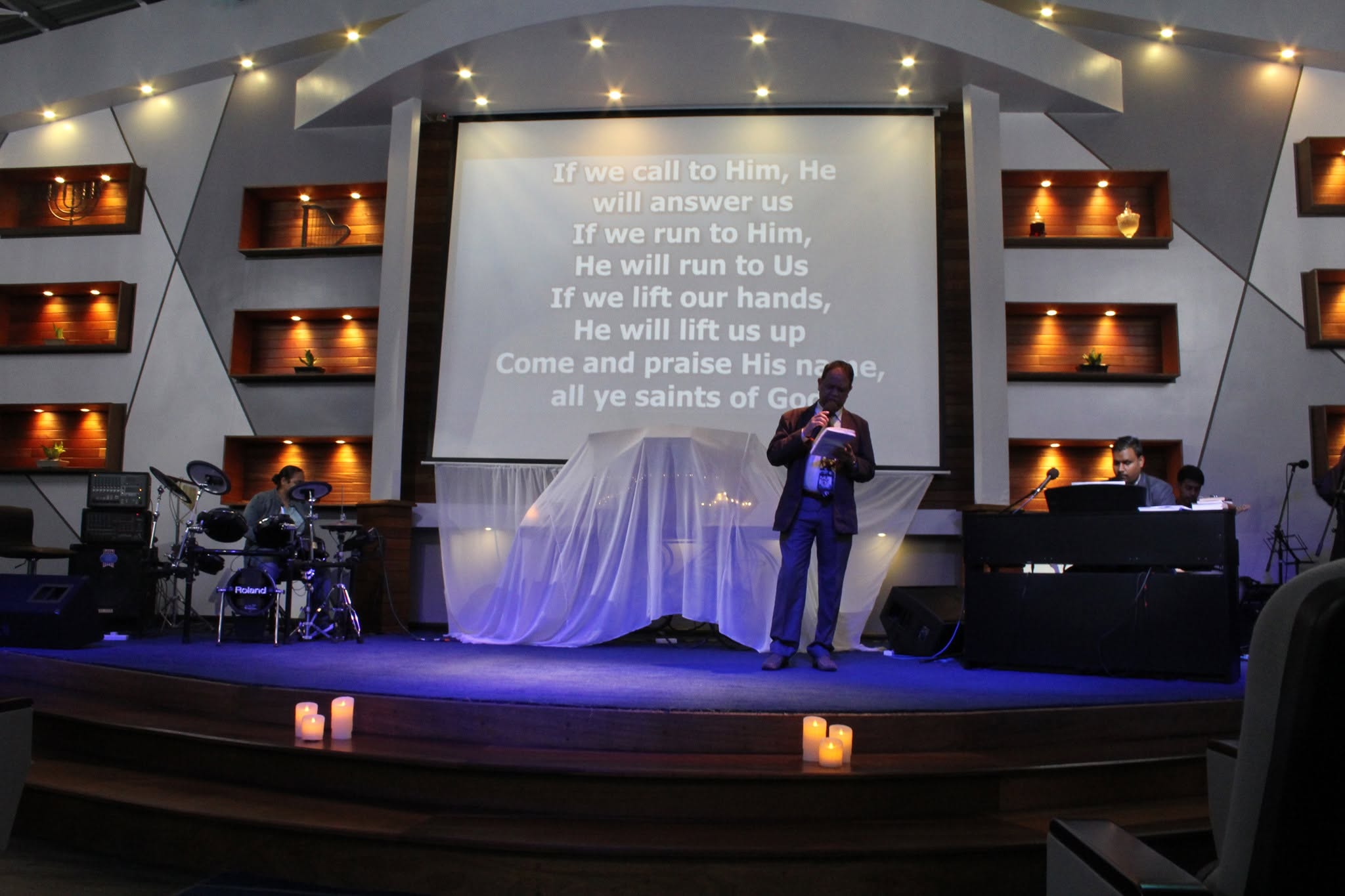 Worship and the Word inside New Sanctuary Church